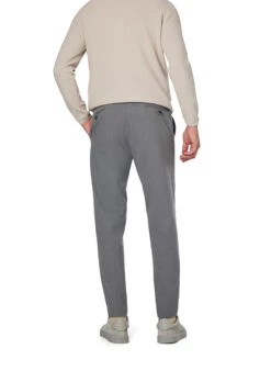 Bugatti, Bundfaltenhose, Mikrofaser-Stretch, Grau Meliert 8 Bugatti, Bundfaltenhose, Mikrofaser-Stretch, Grau Meliert -Herrenausstatter Geschaft 449479 norm2