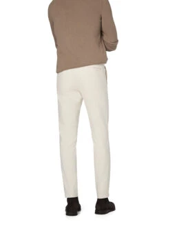 BOSS Black, Chino Kaiton, Slim Fit, Baumwolle, Ecru 7 BOSS Black, Chino Kaiton, Slim Fit, Baumwolle, Ecru -Herrenausstatter Geschaft 450096 norm2