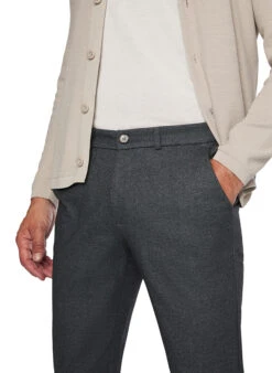 GARDEUR, Chino Tonic, Modern Fit, Mikrofaser, Dunkelgrau Meliert 7 GARDEUR, Chino Tonic, Modern Fit, Mikrofaser, Dunkelgrau Meliert -Herrenausstatter Geschaft 450342 norm3