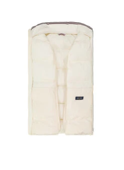 Fred Perry, Steppweste, Nylon Wasserabweisend, Ecru 7 Fred Perry, Steppweste, Nylon Wasserabweisend, Ecru -Herrenausstatter Geschaft 452403 norm3