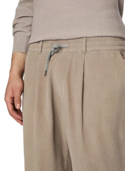 MAERZ Muenchen, Bundfaltenhose, Cord, Dunkelbeige 9 MAERZ Muenchen, Bundfaltenhose, Cord, Dunkelbeige -Herrenausstatter Geschaft 452513 norm3